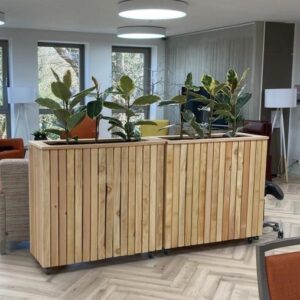 Plantenbak op wielen - verticale planken
