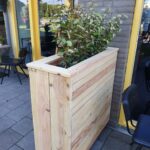 Douglas plantenbak met horizontale planken op wielen