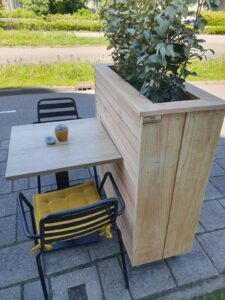 Douglas plantenbak met horizontale planken op wielen