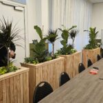 Plantenbak op wielen - verticale planken