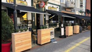 Douglas plantenbak met horizontale planken op wielen