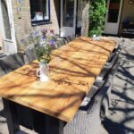 Industriële Douglas tafel met zwart onderstel