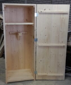 Steigerhouten zadelkast