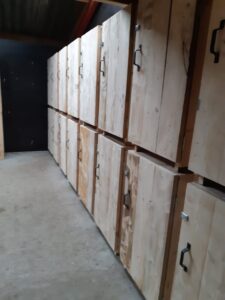 Steigerhouten zadelkast