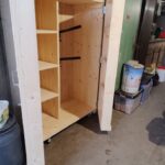 Steigerhouten zadelkast ''Oss''