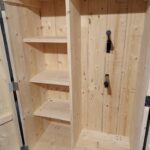 Steigerhouten zadelkast ''Oss''