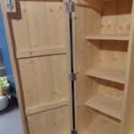 Steigerhouten zadelkast ''Oss''