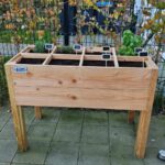 Moestuintafel van Douglas hout met houten raster 1
