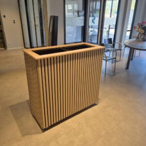 Plantenbak met houten latten en inzetbakken (verrijdbaar)