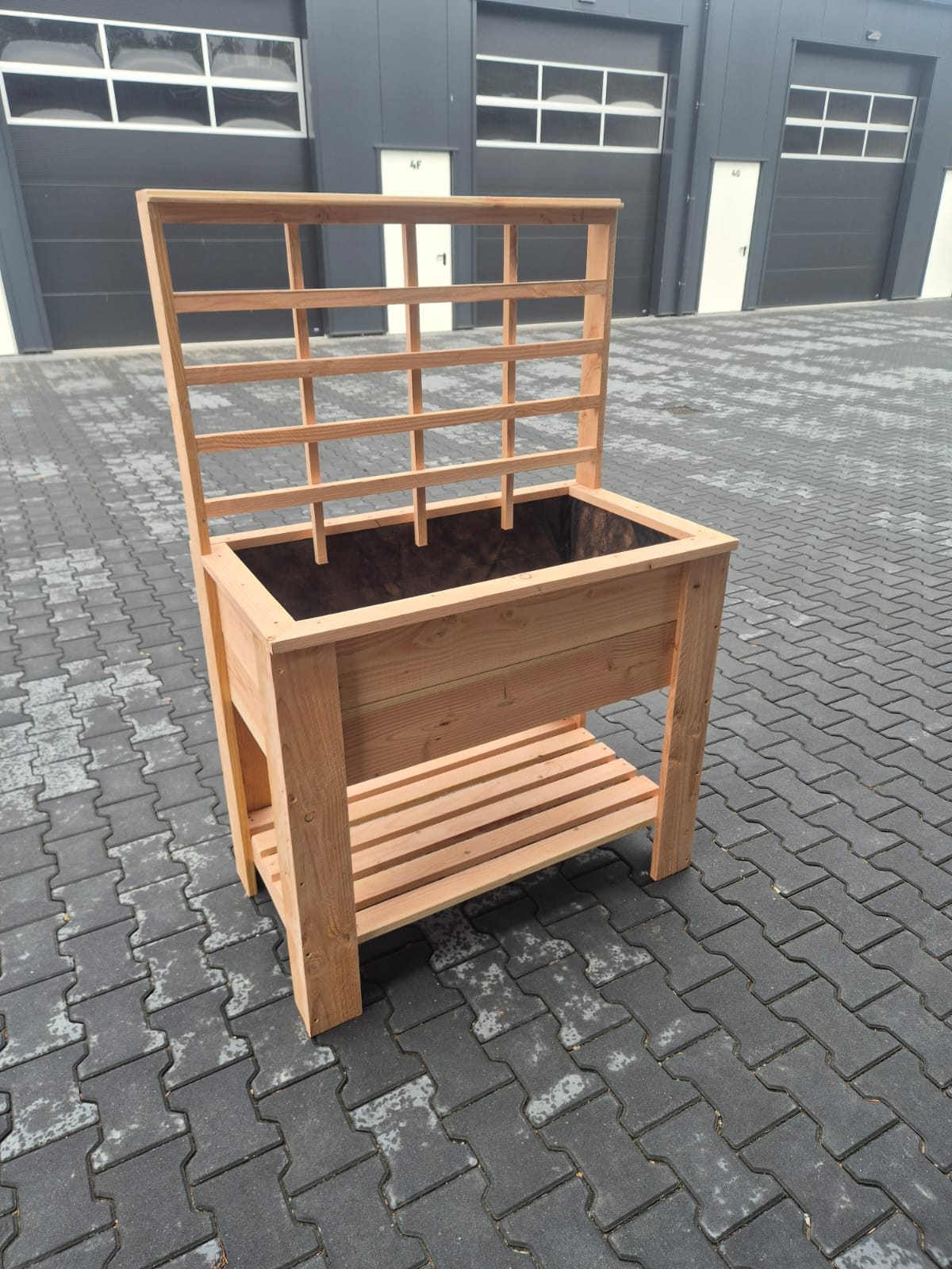 Douglas kweektafel met trellisscherm - op maat gemaakt